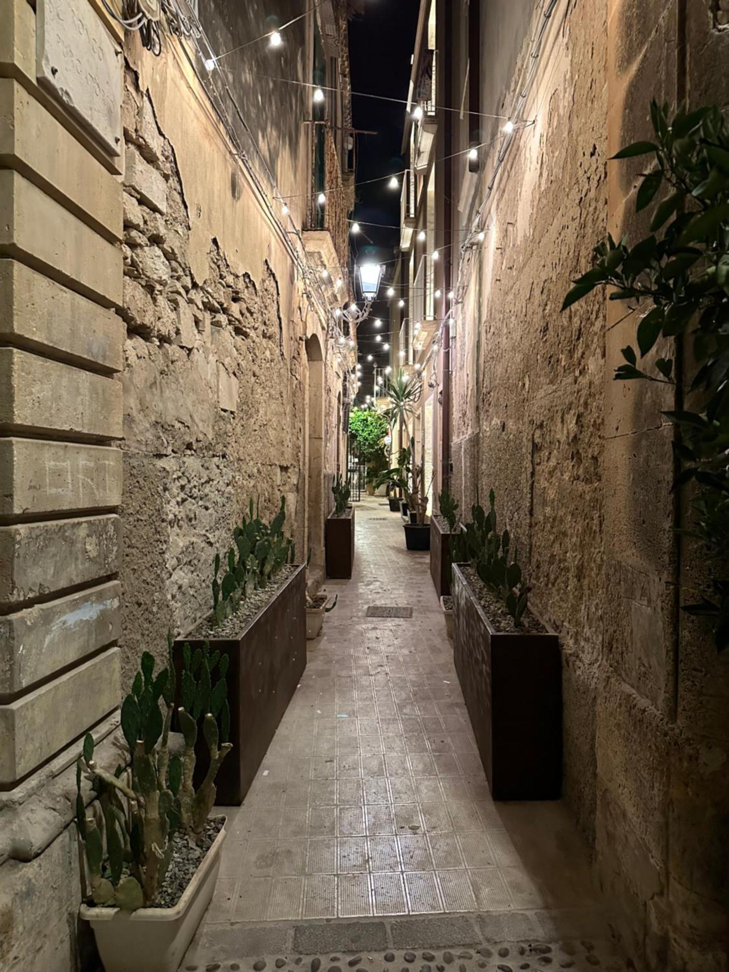 Suite Moen Ortigia Syracuse Exterior photo